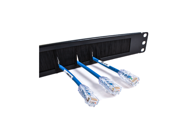 Lande 19" Kabelgjennomføring m/Børste 1U 2 stk. skruesett er ink. | Lik 19-BCM 