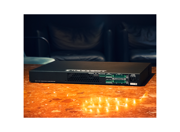 Blaze Audio PowerZone 1004 4x250W 4-8 Ohm 4x250W 100V 16 Ohm 