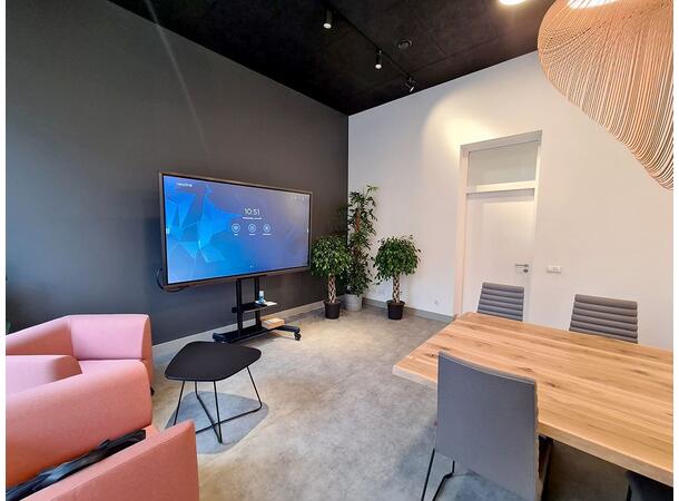 Multibrackets Gulvtralle Basic 180 plus Sort, 90kg, 800x500, 55-80", 2 hylle 